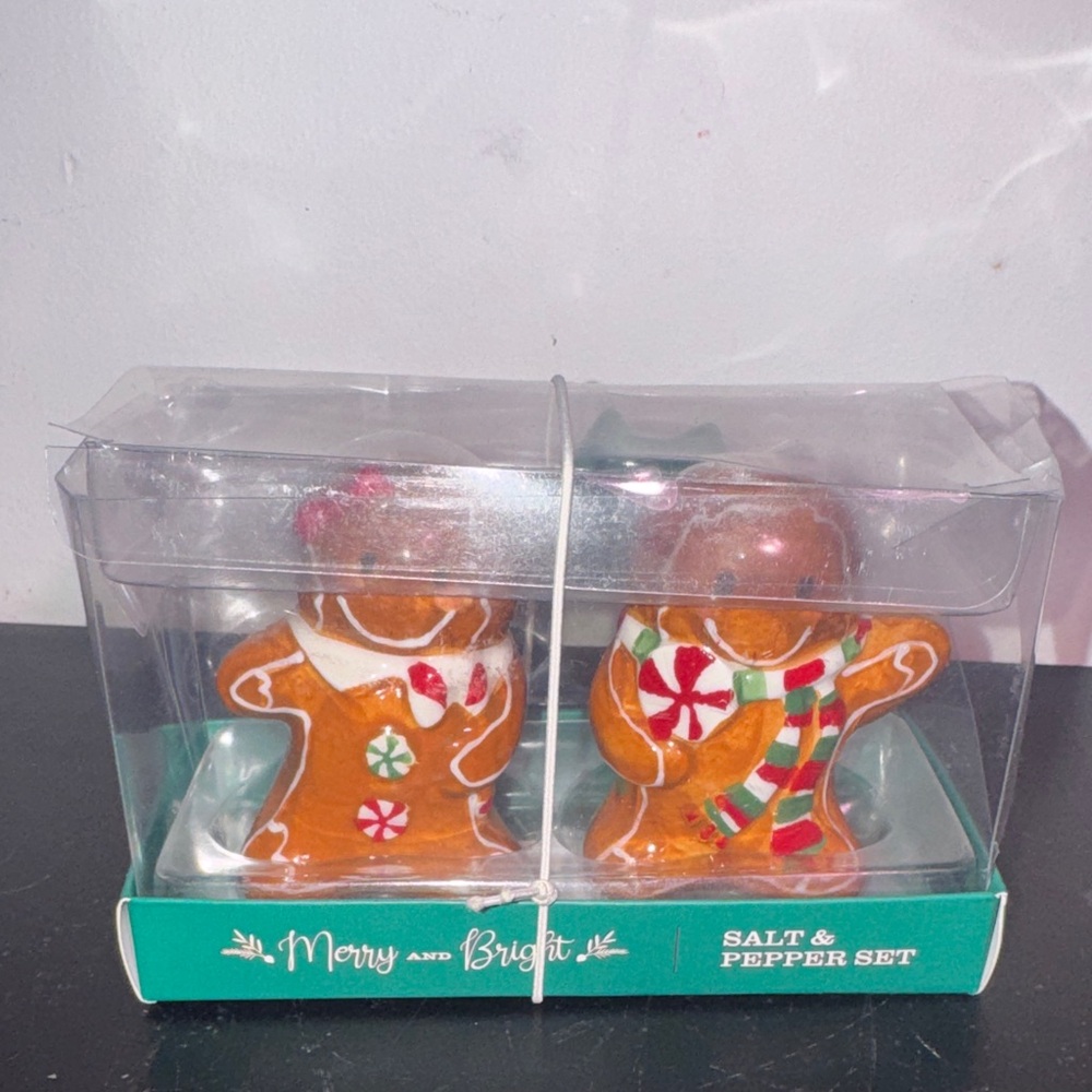 Gingerbread Salt and Pepper Shaker Set